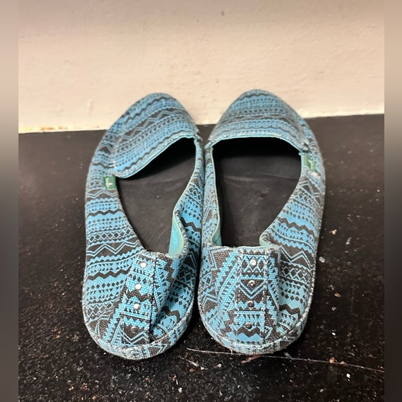 Sanuk Mirage Slip On Flats - Picture 3 of 5